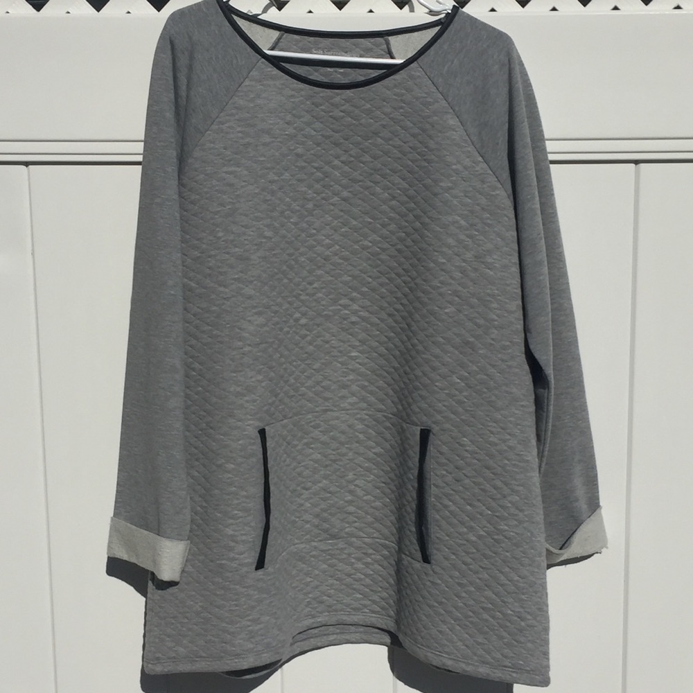 Soft Surroundings grey quilted tunic top 1x